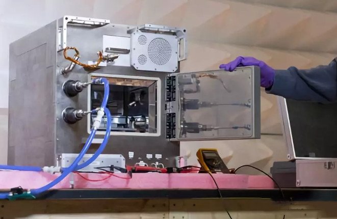 3D打印走進(jìn)太空，揭開(kāi)了人類“太空制造”“自給自足”的序幕(圖1)